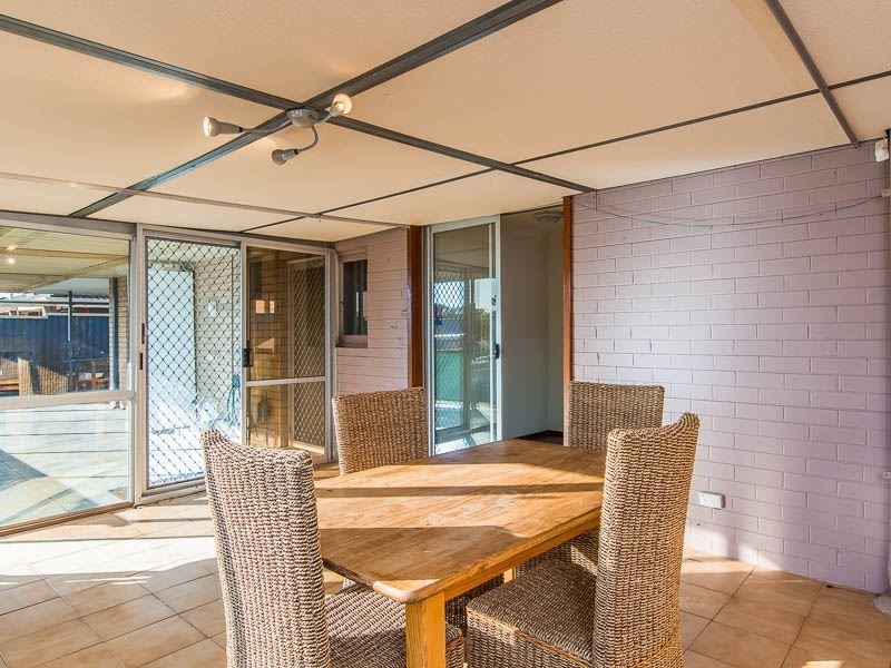 8 Claygate Rd, Hamilton Hill WA 6163