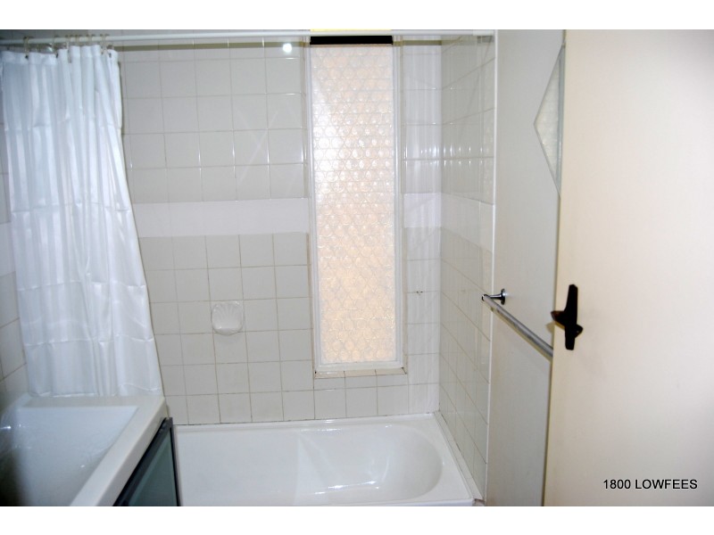 8 Claygate Rd, Hamilton Hill WA 6163