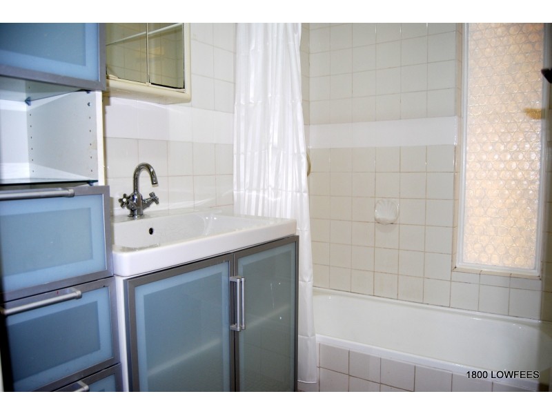 8 Claygate Rd, Hamilton Hill WA 6163