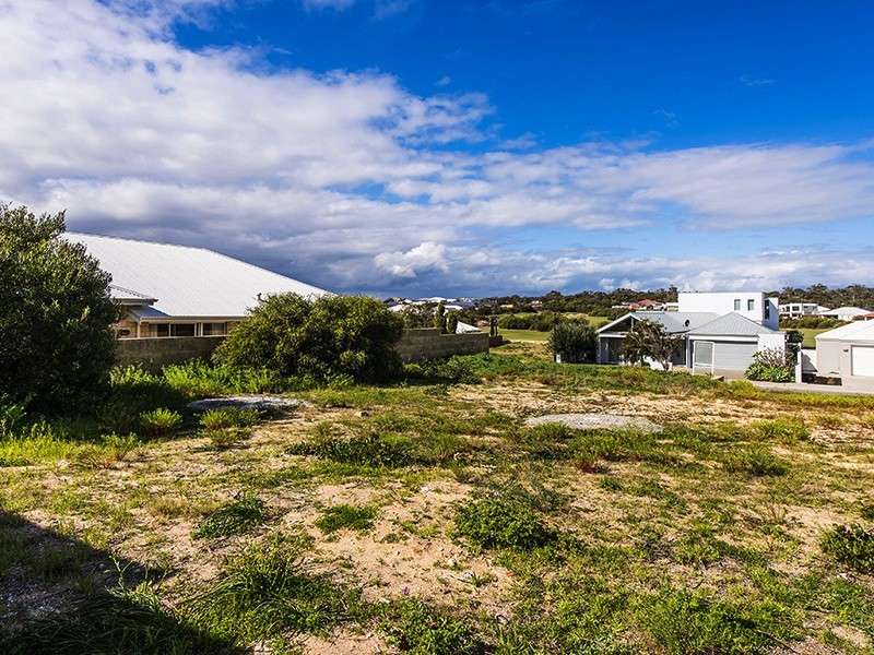 33 Sanctuary Cct, Dawesville WA 6211