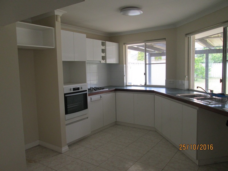 36 Waterford Ave, Waterford WA 6152