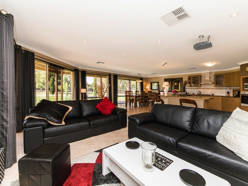 39 Meadowbrook Rtt, Oakford WA 6121