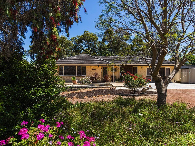 11 Shirley Rd, Walliston WA 6076