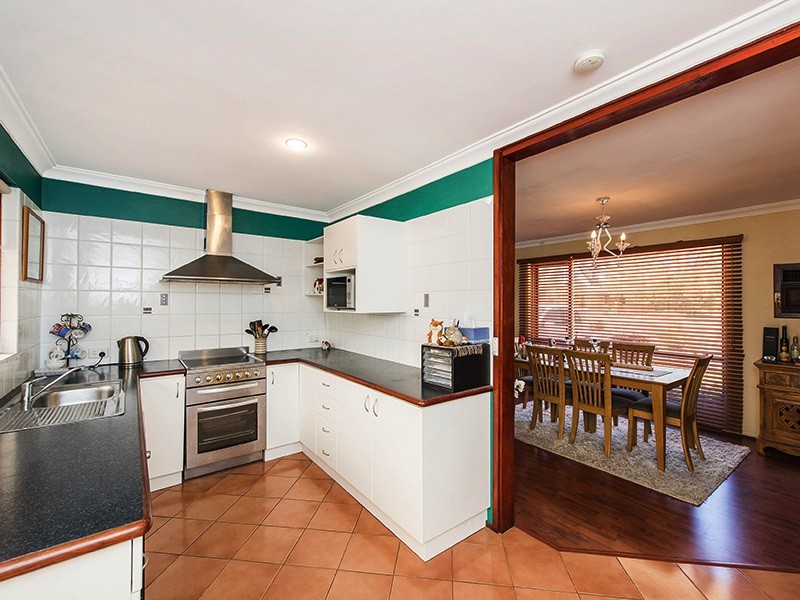 11 Shirley Rd, Walliston WA 6076