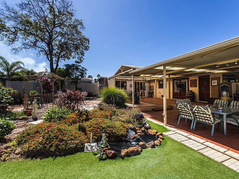 11 Shirley Rd, Walliston WA 6076