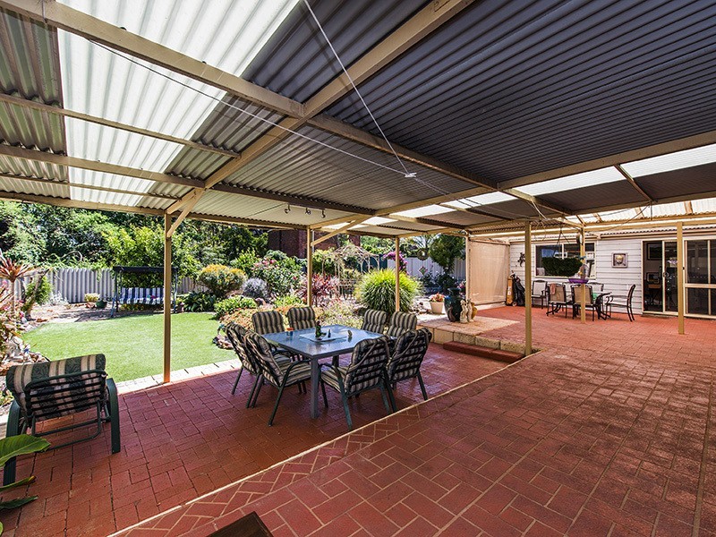 11 Shirley Rd, Walliston WA 6076
