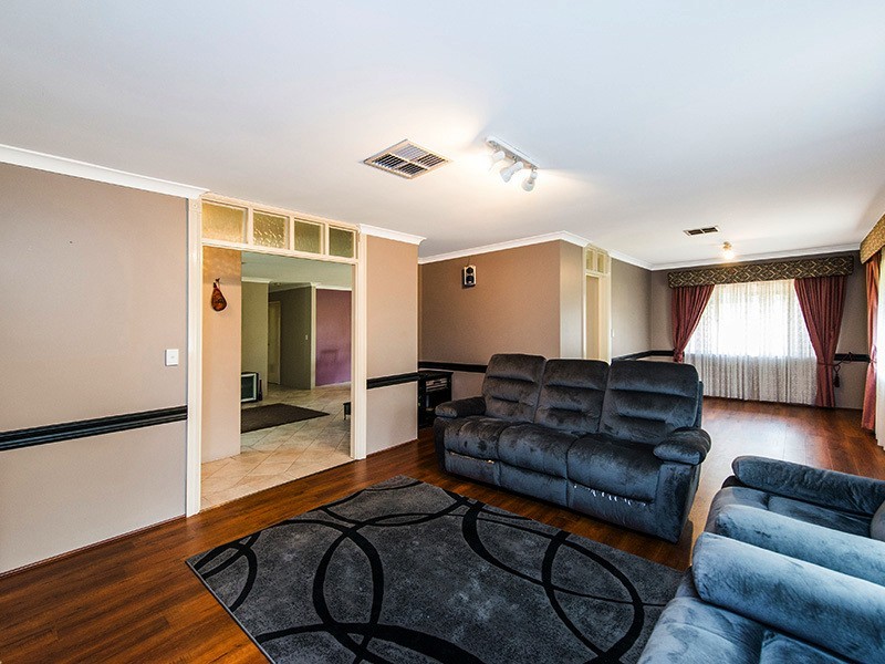 44 Elkhorn St, East Cannington WA 6107