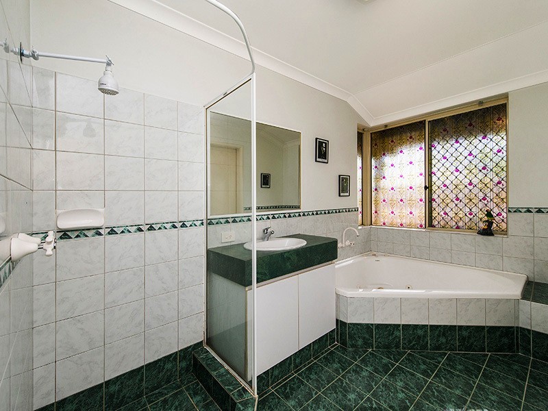 44 Elkhorn St, East Cannington WA 6107