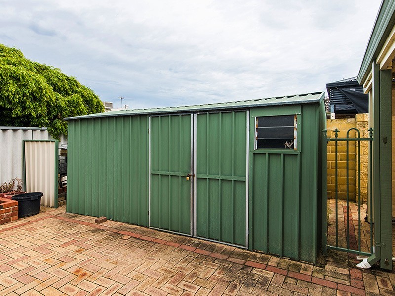 44 Elkhorn St, East Cannington WA 6107