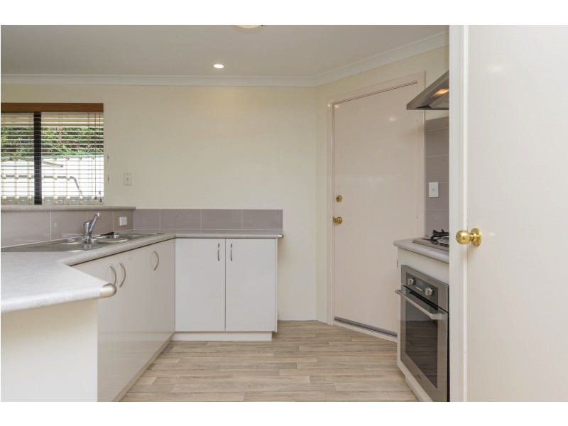 2/144 Kinross Dr, Kinross WA 6028