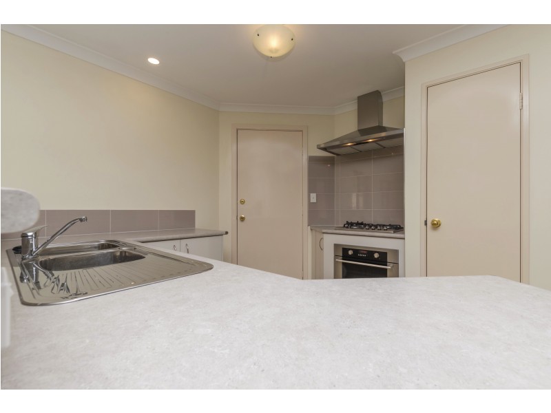 2/144 Kinross Dr, Kinross WA 6028