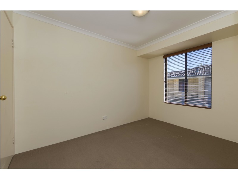 2/144 Kinross Dr, Kinross WA 6028