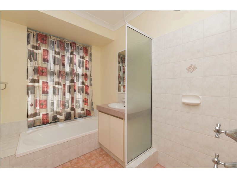 2/144 Kinross Dr, Kinross WA 6028