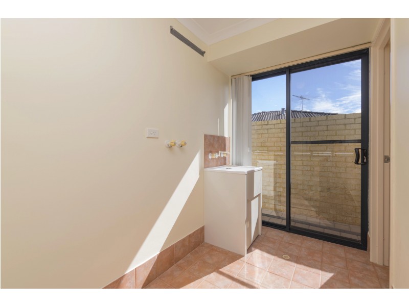 2/144 Kinross Dr, Kinross WA 6028