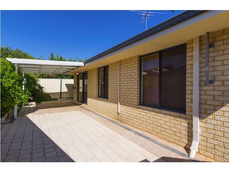2/144 Kinross Dr, Kinross WA 6028