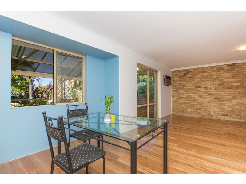 8 Fleetwood Cct, Woodvale WA 6026