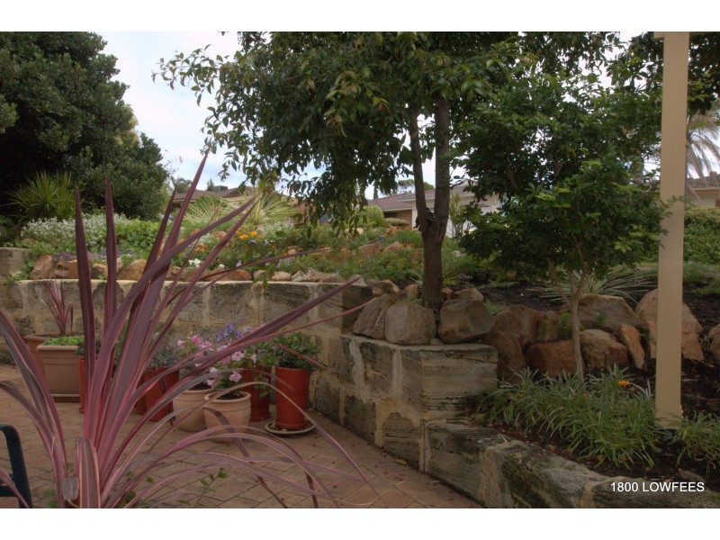 8 Fleetwood Cct, Woodvale WA 6026