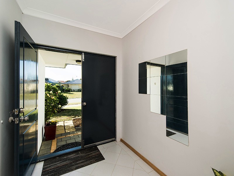 8 Pennine Pass, Merriwa WA 6030