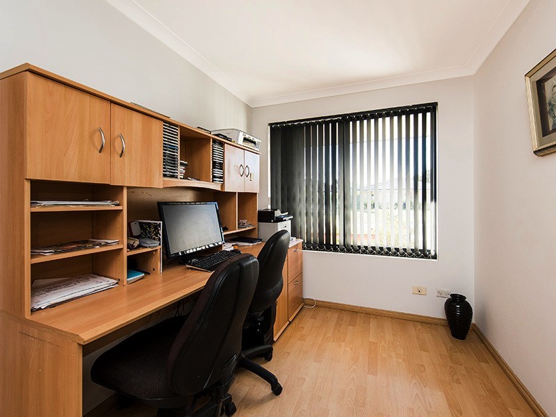 8 Pennine Pass, Merriwa WA 6030