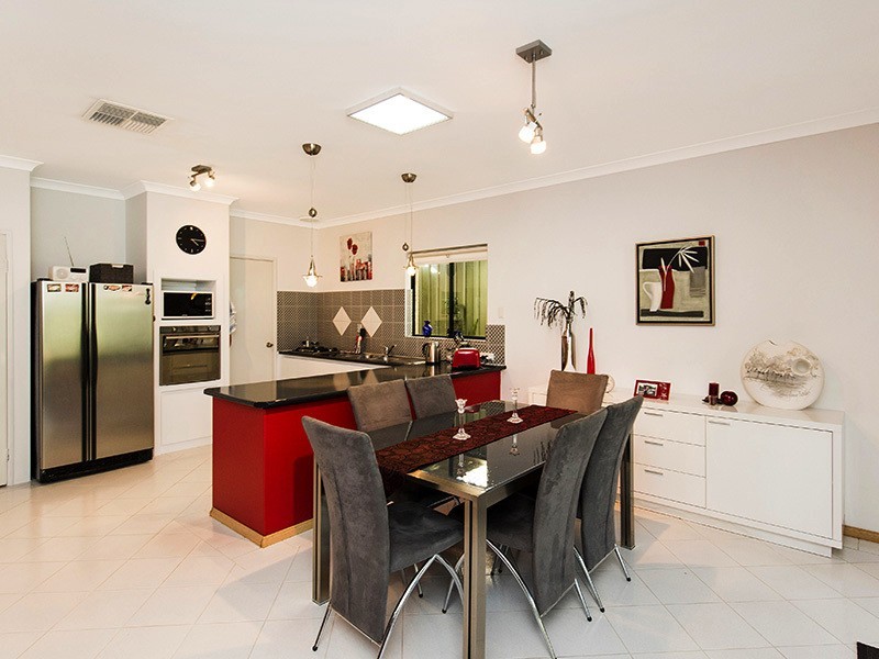 8 Pennine Pass, Merriwa WA 6030