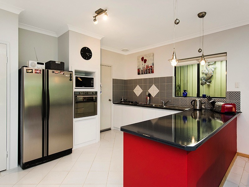 8 Pennine Pass, Merriwa WA 6030