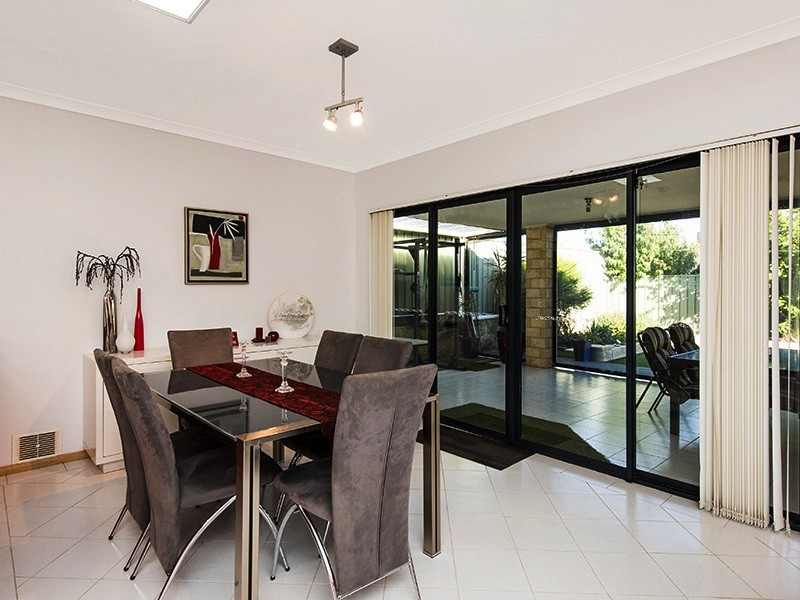 8 Pennine Pass, Merriwa WA 6030