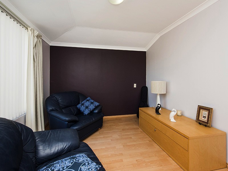 8 Pennine Pass, Merriwa WA 6030