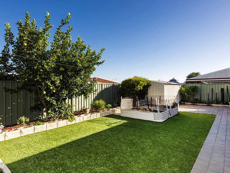 8 Pennine Pass, Merriwa WA 6030