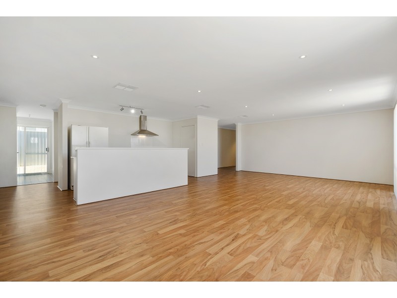 15 Apricot Rd, Eglinton WA 6034