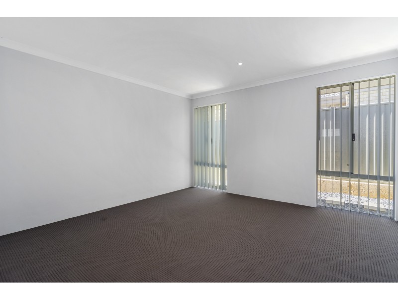 15 Apricot Rd, Eglinton WA 6034