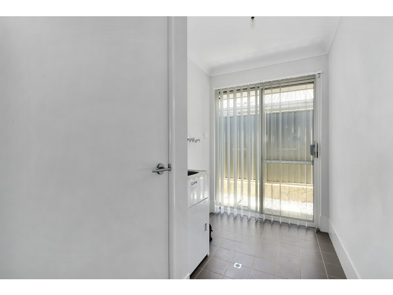 15 Apricot Rd, Eglinton WA 6034