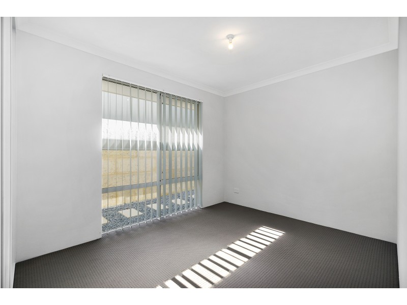 15 Apricot Rd, Eglinton WA 6034