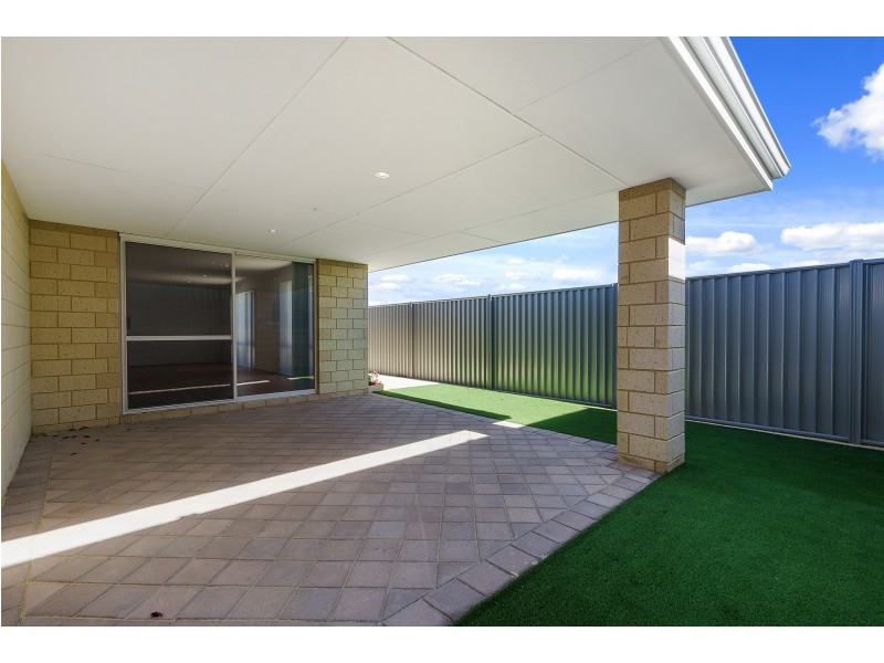 15 Apricot Rd, Eglinton WA 6034