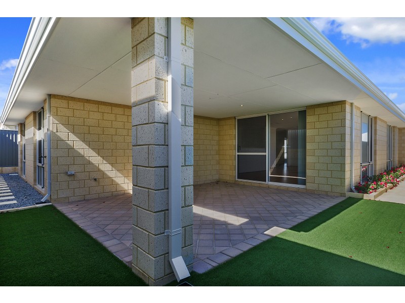 15 Apricot Rd, Eglinton WA 6034