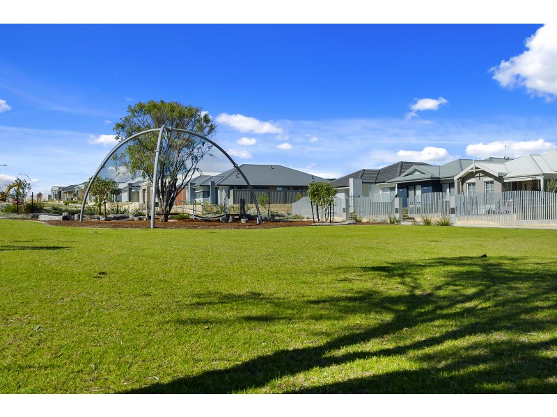 15 Apricot Rd, Eglinton WA 6034