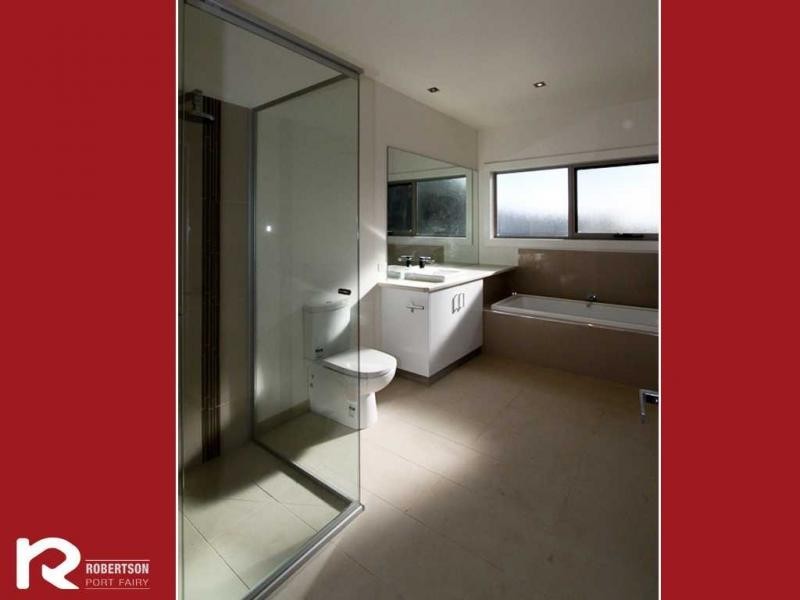 8 Mariner Court, Port Fairy VIC 3284