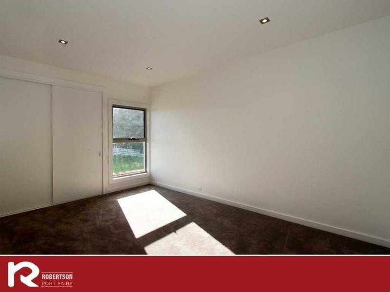 8 Mariner Court, Port Fairy VIC 3284