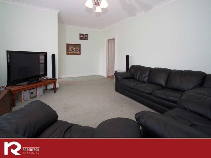 2/100 Regent Street, Port Fairy VIC 3284