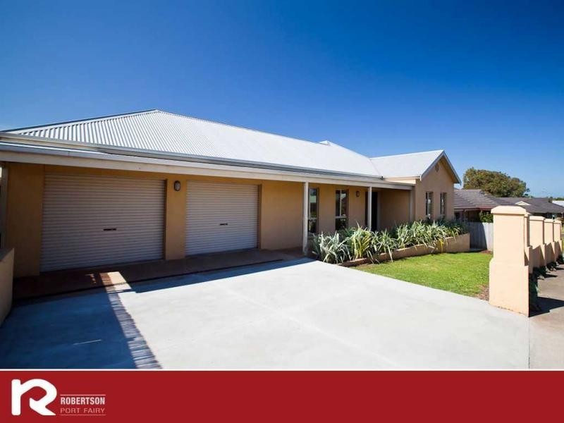 12 Dyson Street, Port Fairy VIC 3284