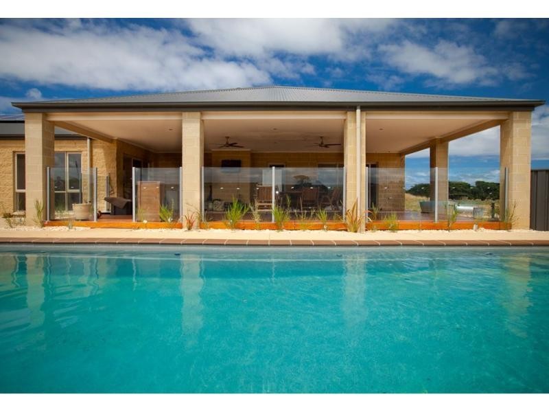 71 Albert Road, Port Fairy VIC 3284