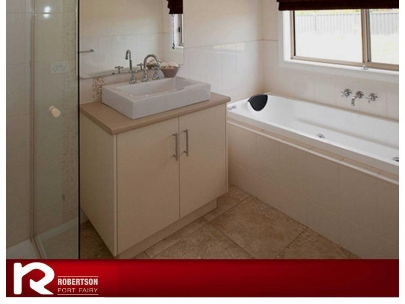 71 Albert Road, Port Fairy VIC 3284