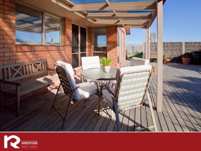 16 Anna Catherine Drive, Port Fairy VIC 3284
