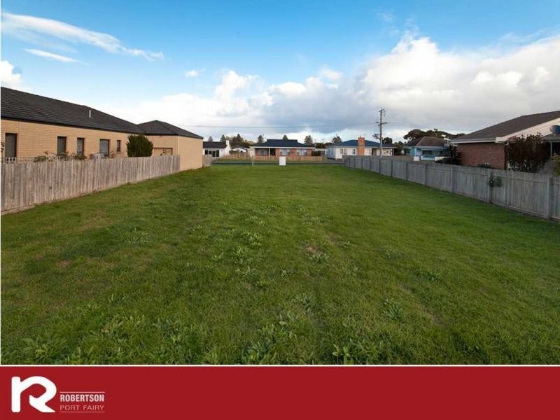 11 Roberts Avenue, Port Fairy VIC 3284
