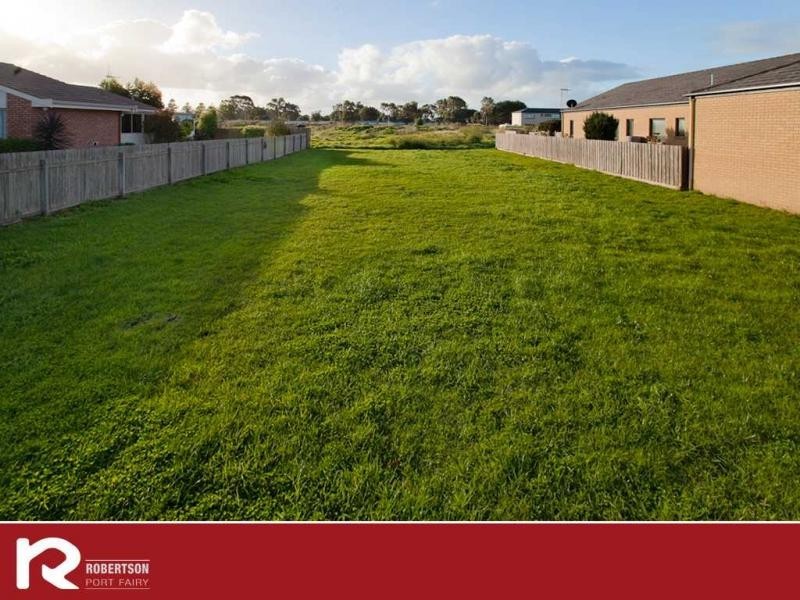 11 Roberts Avenue, Port Fairy VIC 3284