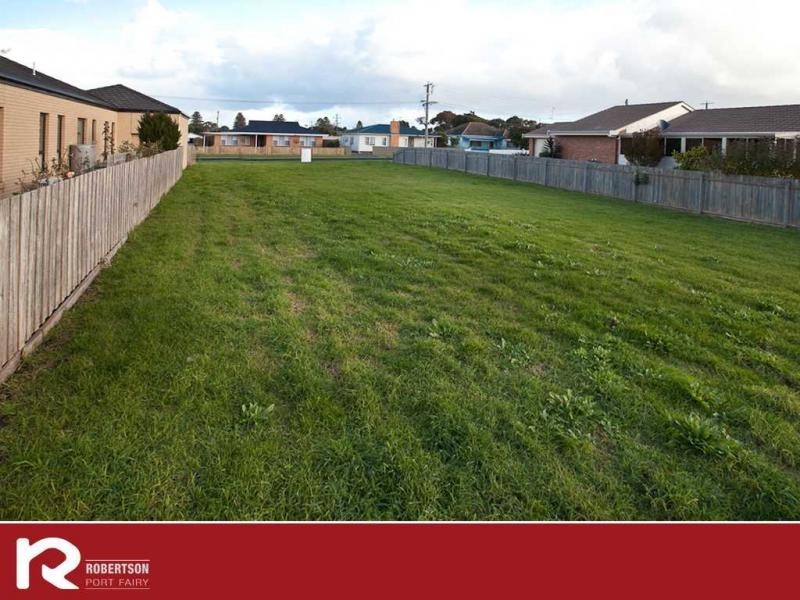 11 Roberts Avenue, Port Fairy VIC 3284