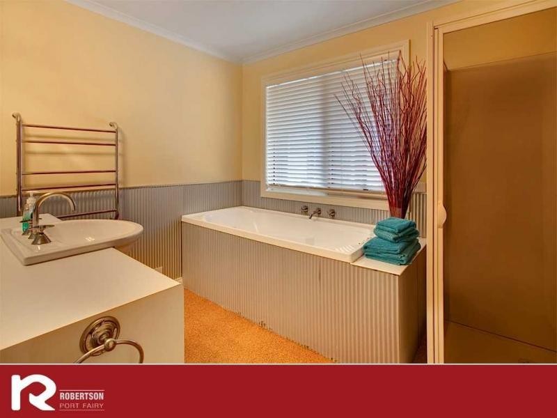 5 Anna Catherine Drive, Port Fairy VIC 3284