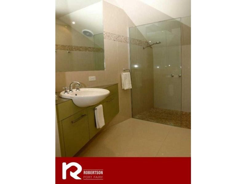 2/105 Beach Street, Port Fairy VIC 3284