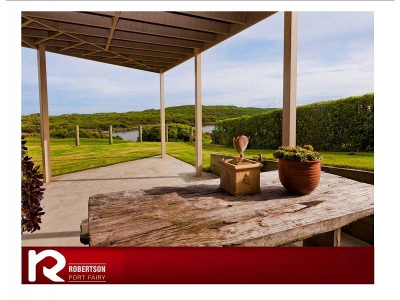 17 Lakeview Drive, Port Fairy VIC 3284