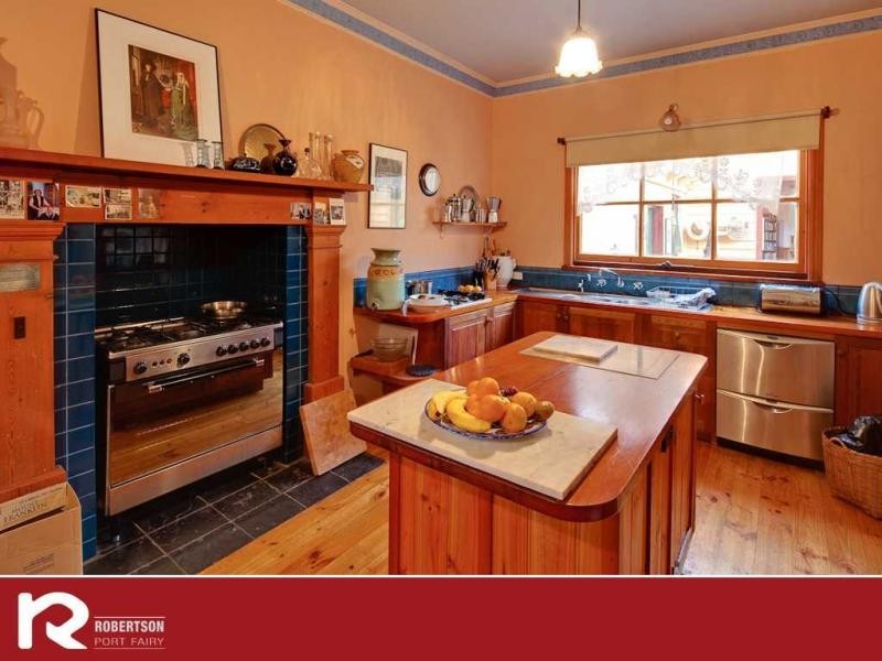 82 Princes Hwy, Port Fairy VIC 3284
