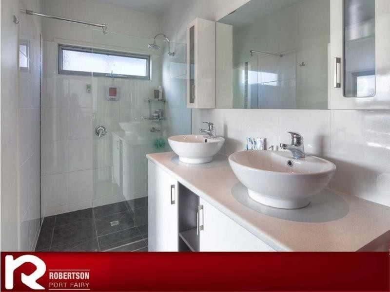27 Reardon Street, Port Fairy VIC 3284